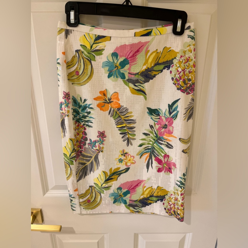 Le Superbe NWOT sequin print skirt, size 2